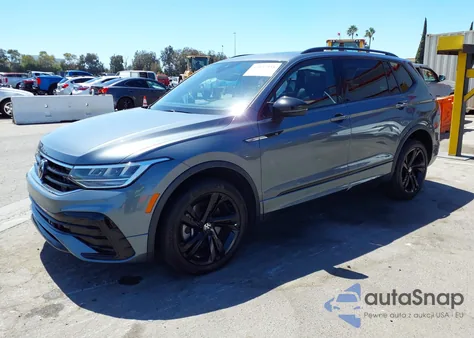 2023 Volkswagen Tiguan 2.0T Se R-Line Black z USA, uszkodzony, nr VIN 3VVCB7AX6PM025036